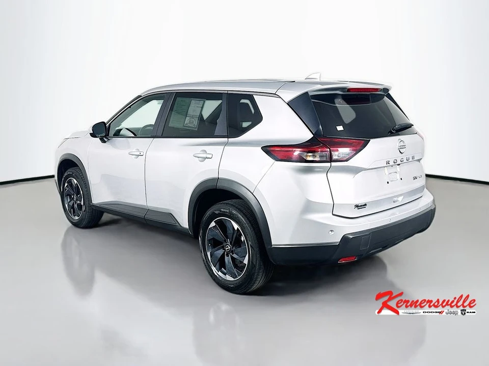 2024 Nissan Rogue - Image 5 of 21