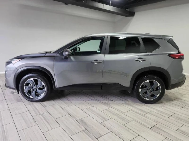 2024 Nissan Rogue - Image 2 of 12
