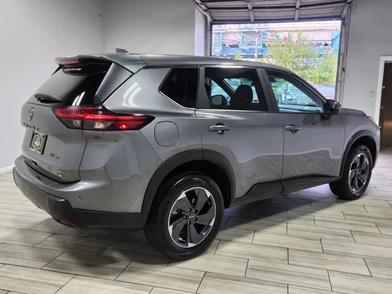 2024 Nissan Rogue - Image 5 of 12