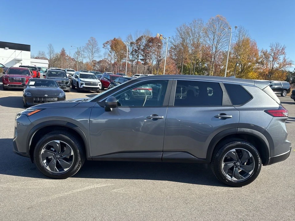 2024 Nissan Rogue - Image 2 of 21