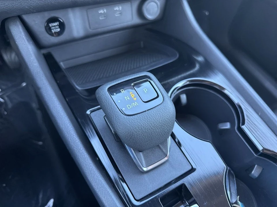 2024 Nissan Rogue - Image 17 of 21