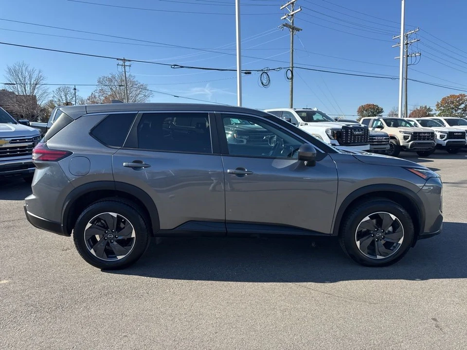 2024 Nissan Rogue - Image 6 of 12