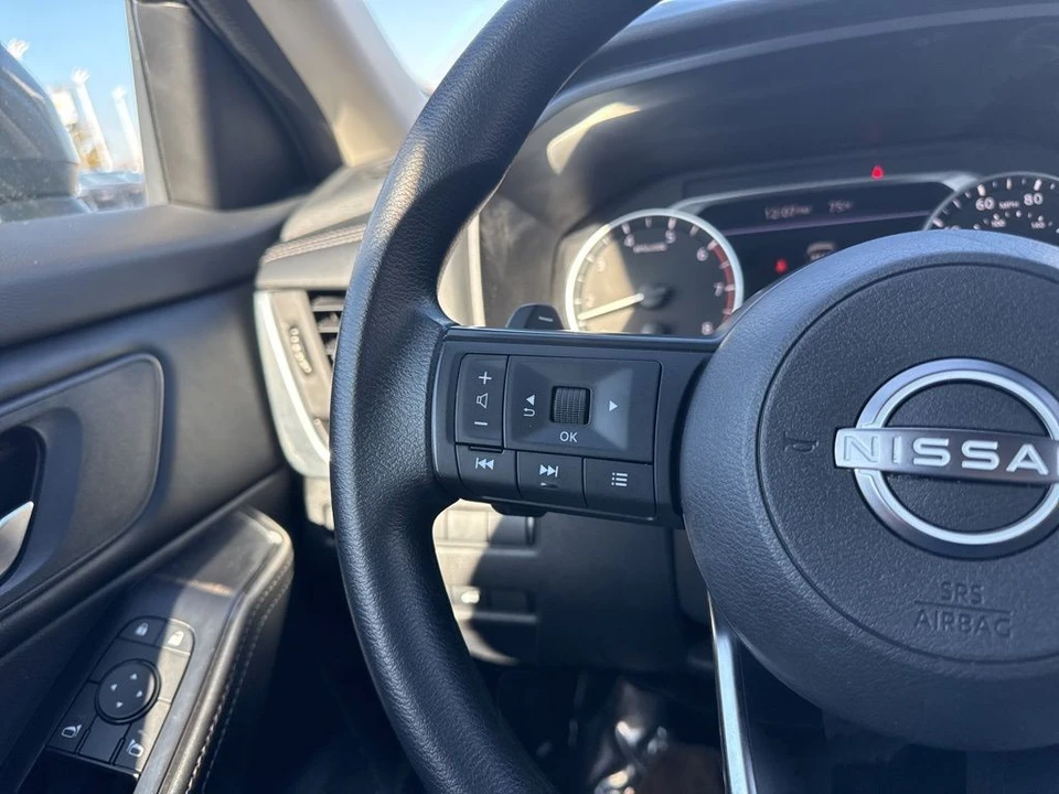 2024 Nissan Rogue - Image 15 of 21