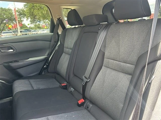 2024 Nissan Rogue - Image 12 of 19