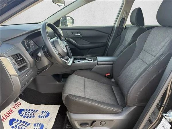 2024 Nissan Rogue - Image 10 of 21