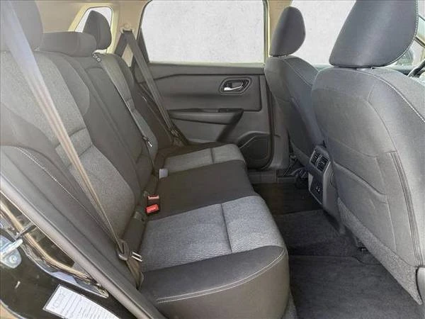 2024 Nissan Rogue - Image 20 of 21
