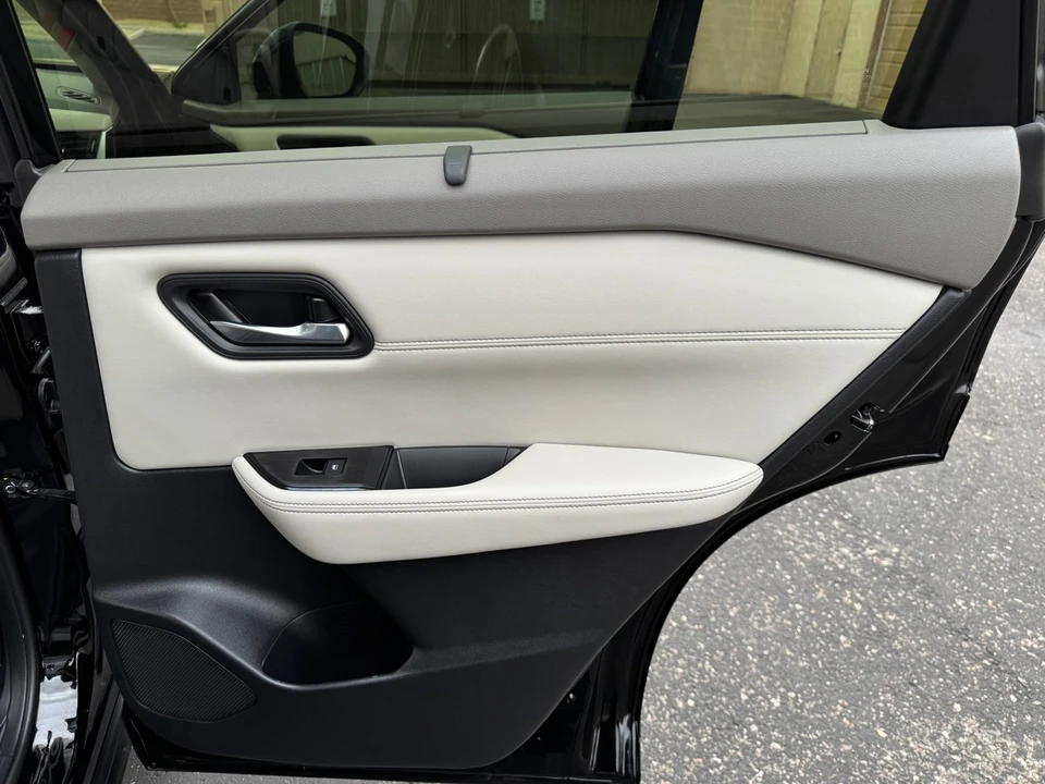 2024 Nissan Rogue - Image 20 of 21