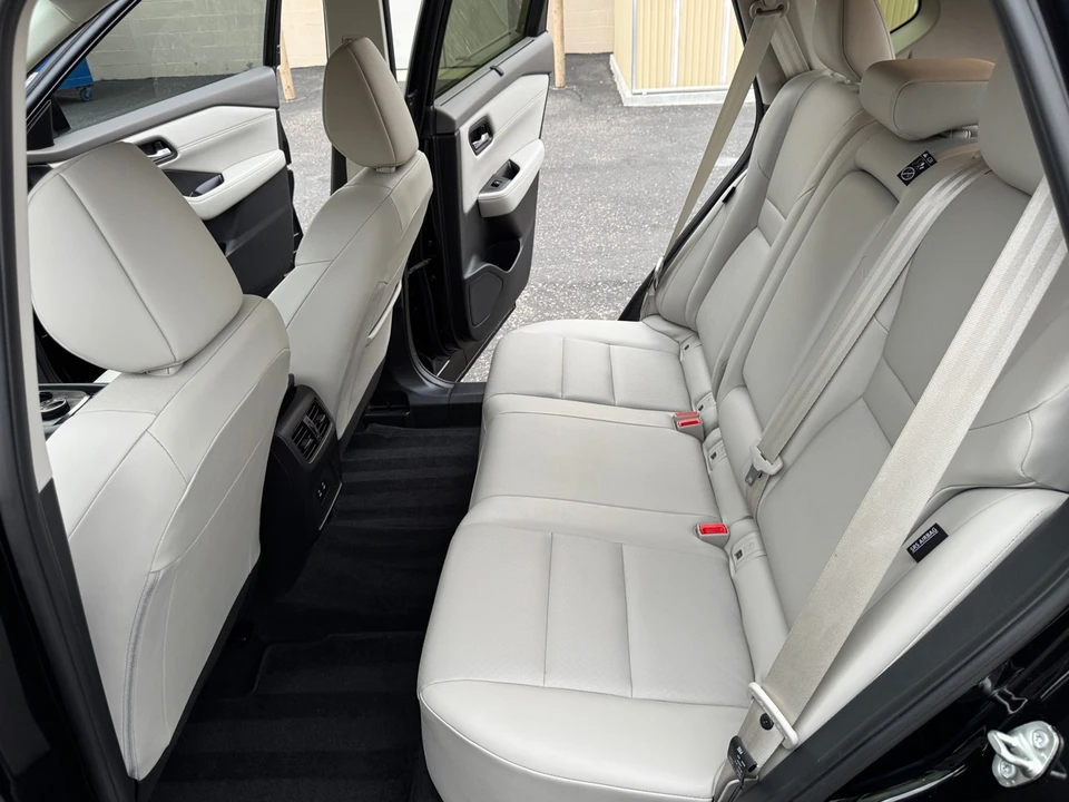 2024 Nissan Rogue - Image 17 of 21