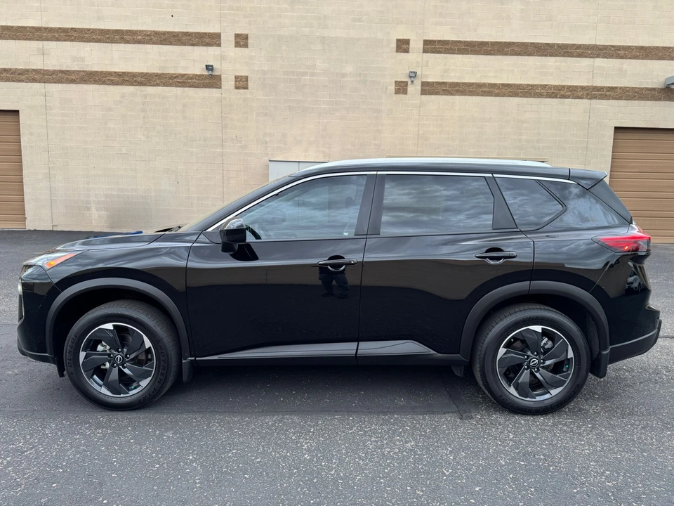 2024 Nissan Rogue - Image 5 of 21