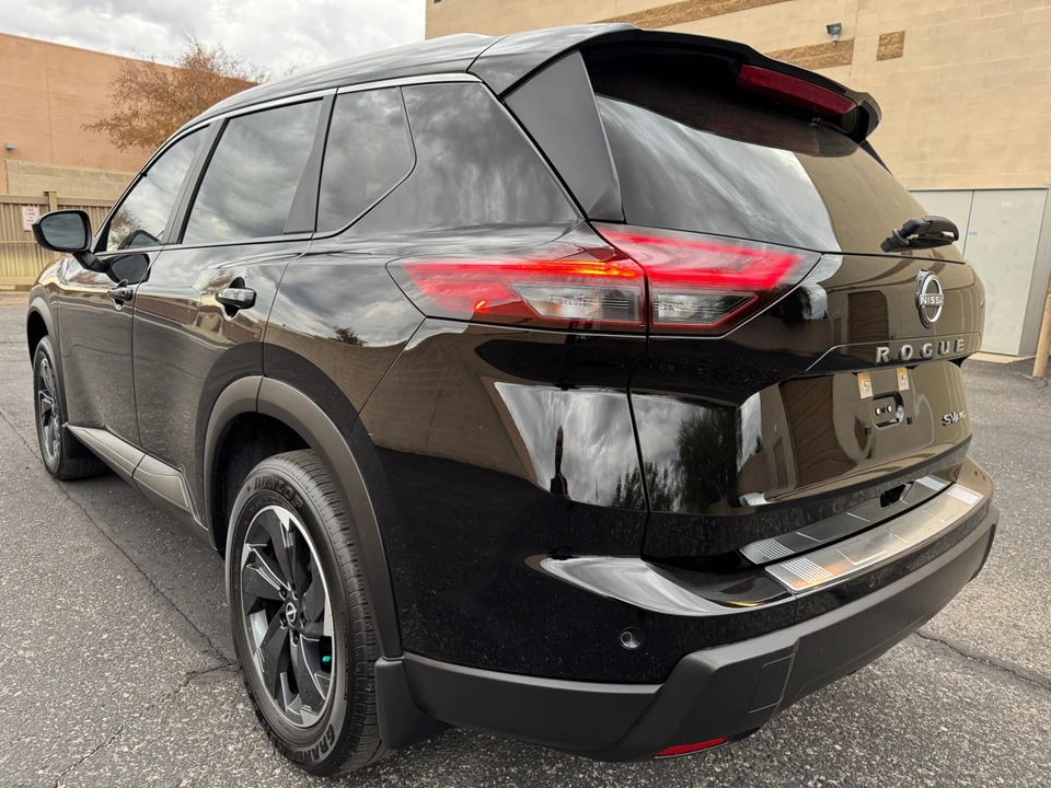 2024 Nissan Rogue - Image 6 of 21