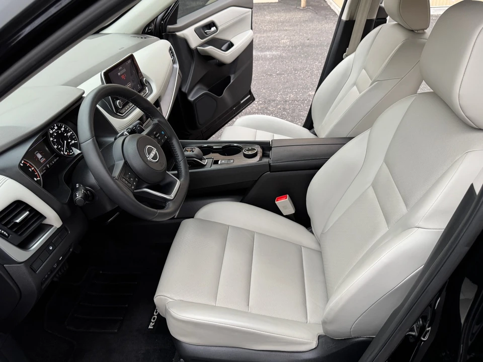 2024 Nissan Rogue - Image 13 of 21