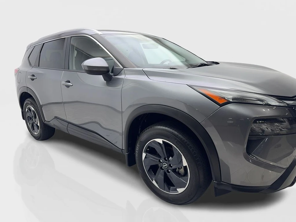 2024 Nissan Rogue - Image 12 of 21