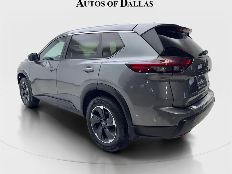 2024 Nissan Rogue - Image 9 of 21