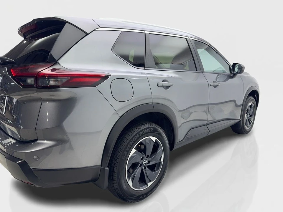 2024 Nissan Rogue - Image 13 of 21
