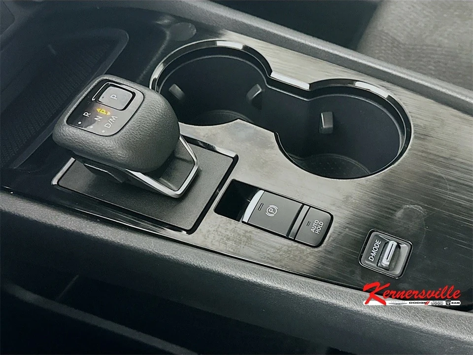 2024 Nissan Rogue - Image 16 of 21