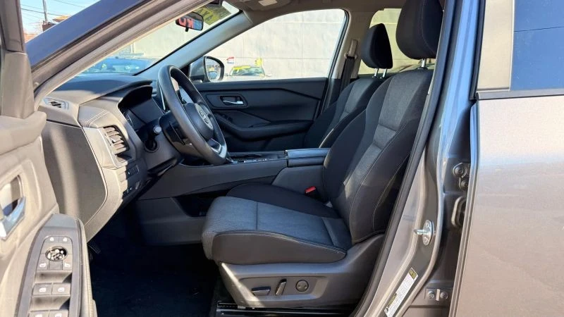 2024 Nissan Rogue - Image 12 of 12