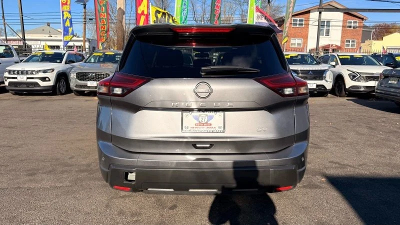 2024 Nissan Rogue - Image 6 of 12