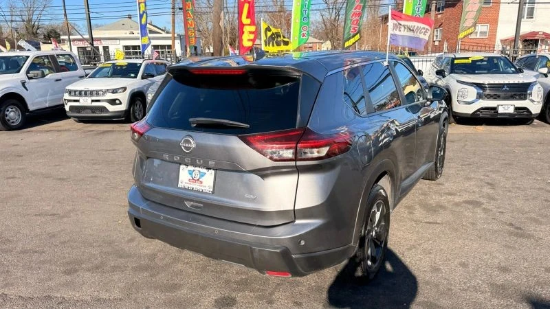 2024 Nissan Rogue - Image 7 of 12