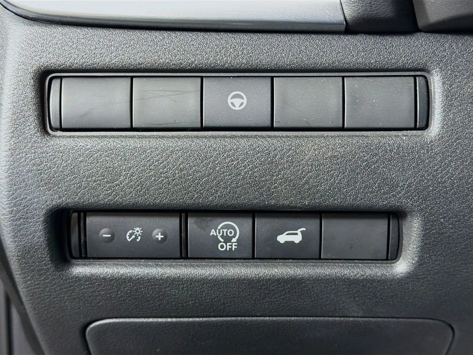 2024 Nissan Rogue - Image 11 of 21