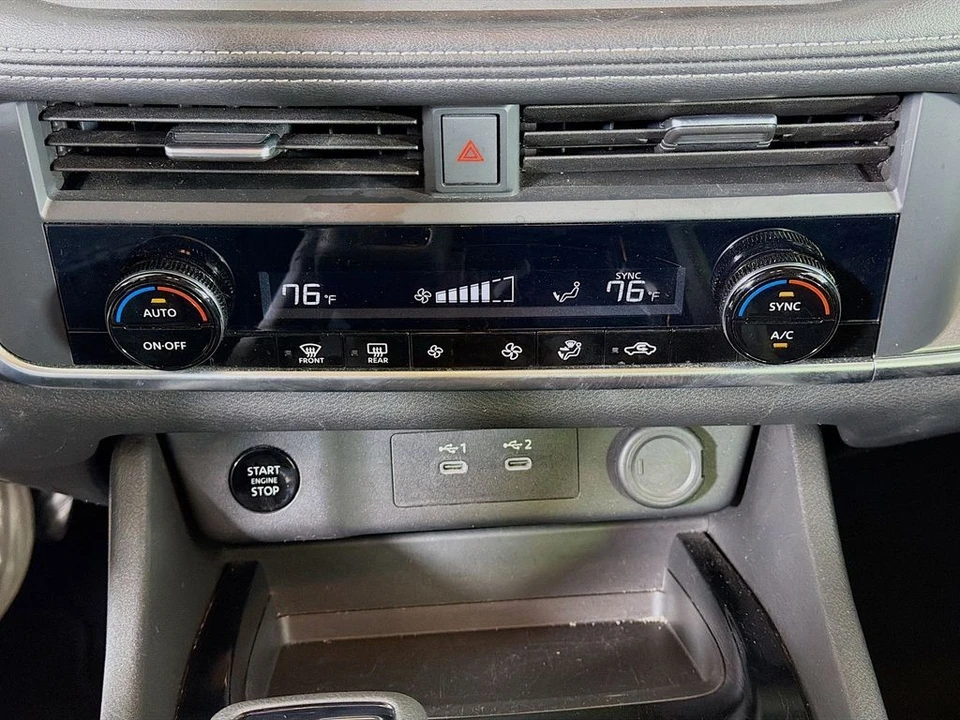 2024 Nissan Rogue - Image 17 of 21