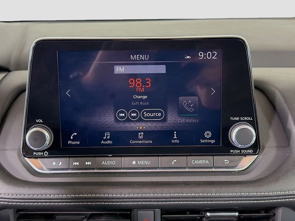 2024 Nissan Rogue - Image 15 of 21