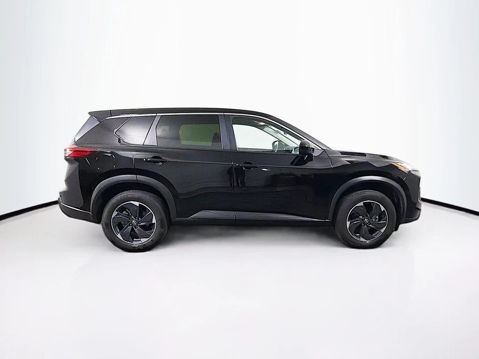 2024 Nissan Rogue - Image 8 of 21