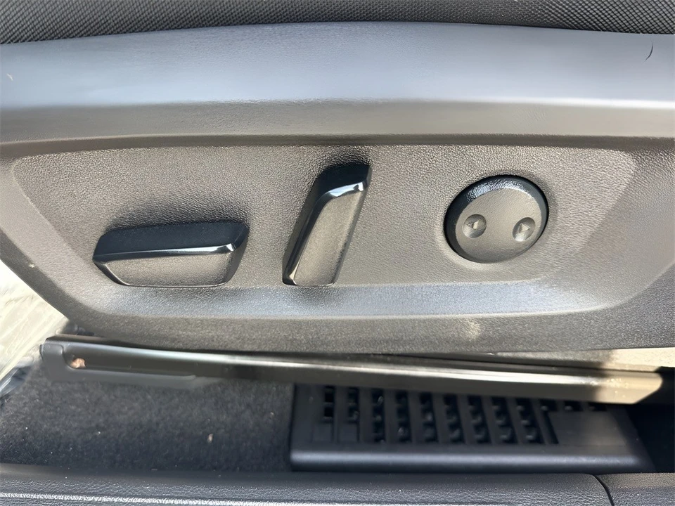 2024 Nissan Rogue - Image 10 of 12