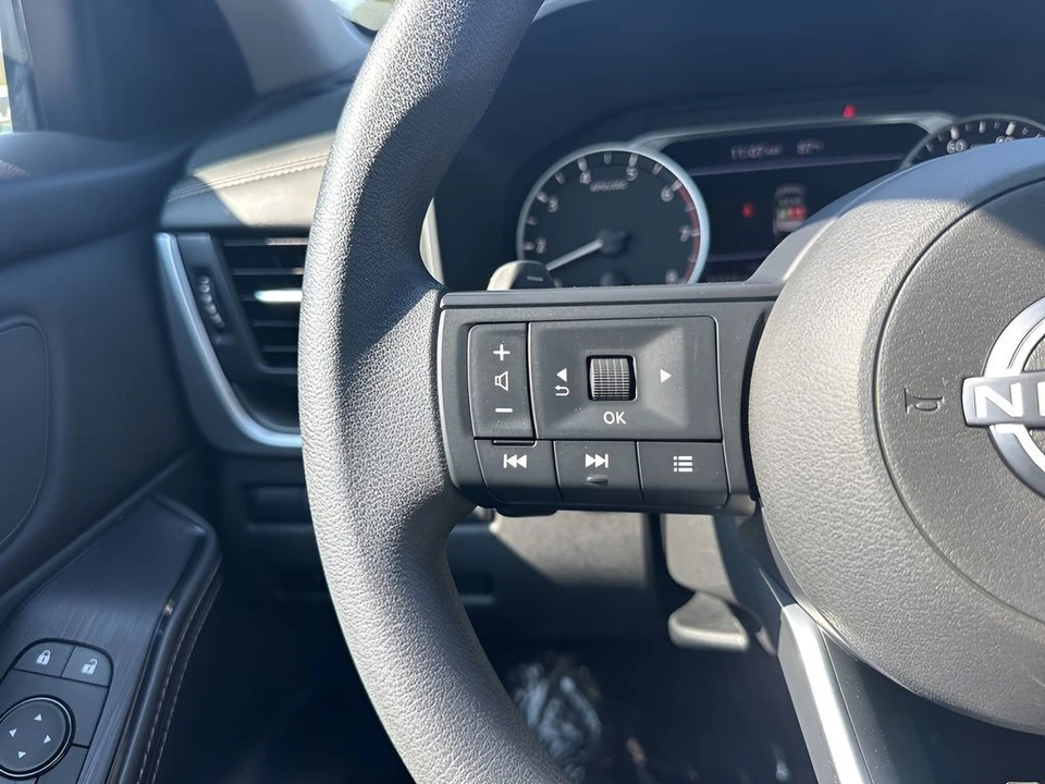 2024 Nissan Rogue - Image 14 of 21