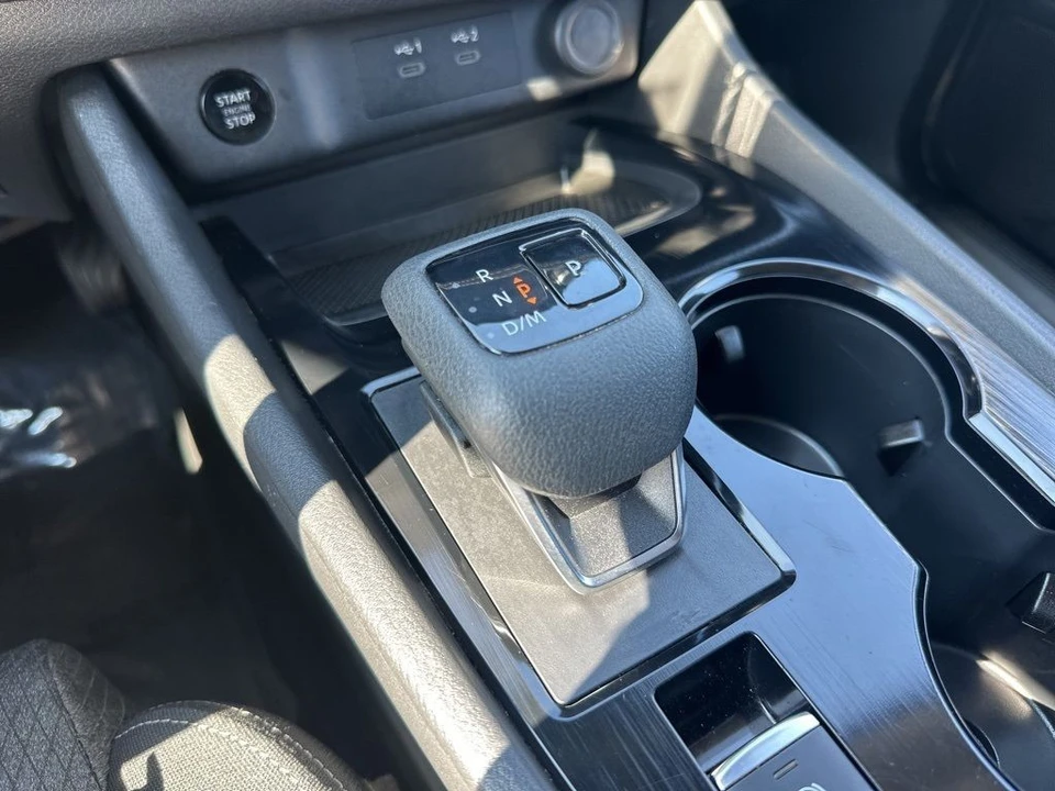 2024 Nissan Rogue - Image 16 of 21