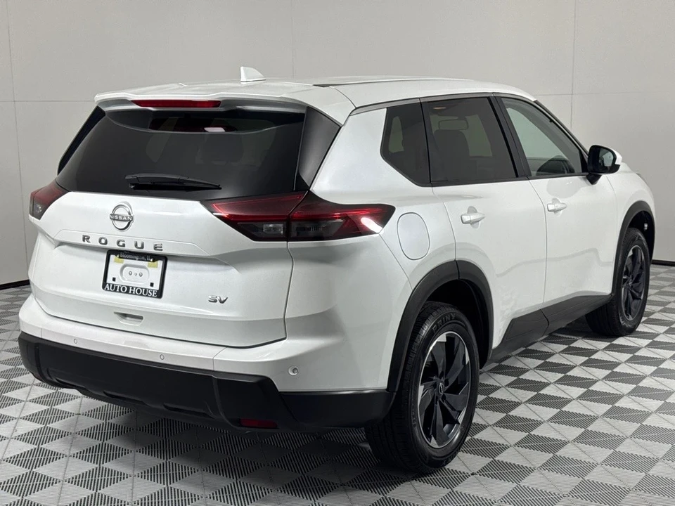 2024 Nissan Rogue - Image 5 of 12