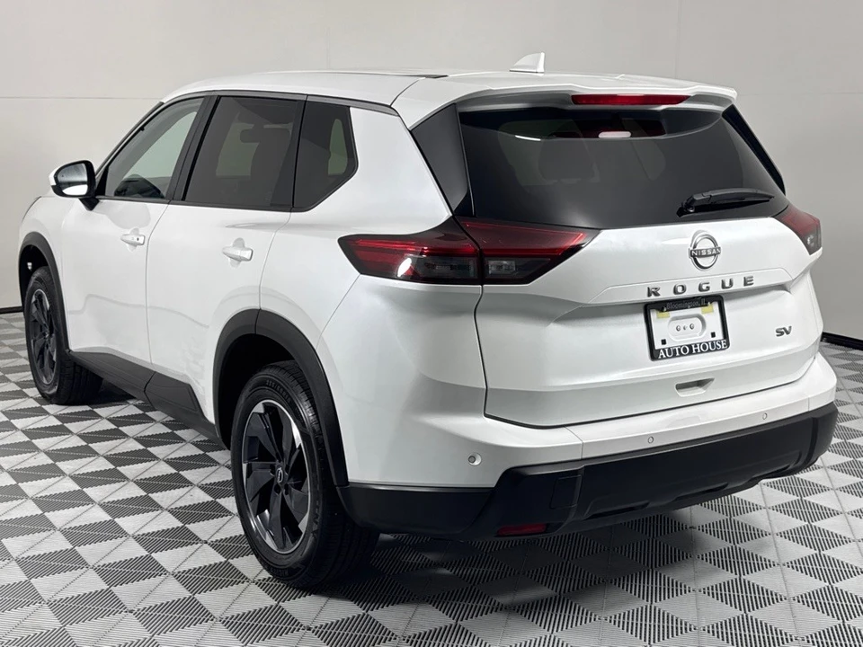 2024 Nissan Rogue - Image 7 of 12
