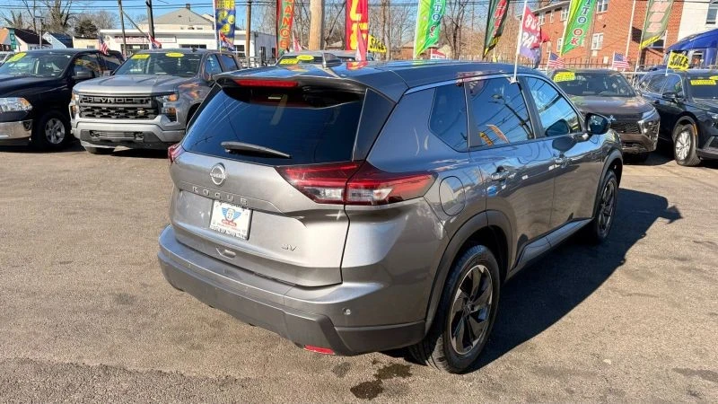 2024 Nissan Rogue - Image 7 of 12