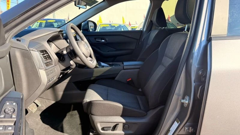 2024 Nissan Rogue - Image 12 of 12