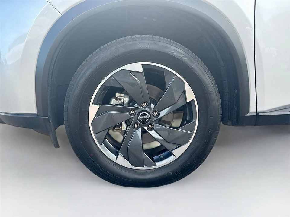 2024 Nissan Rogue - Image 20 of 21