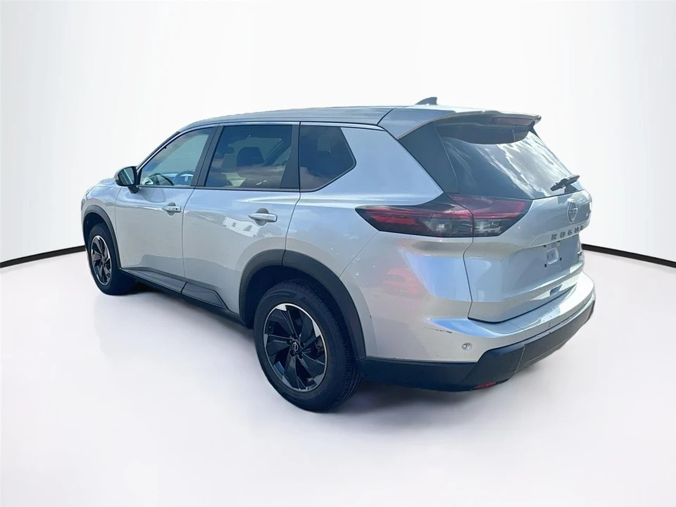 2024 Nissan Rogue - Image 5 of 16