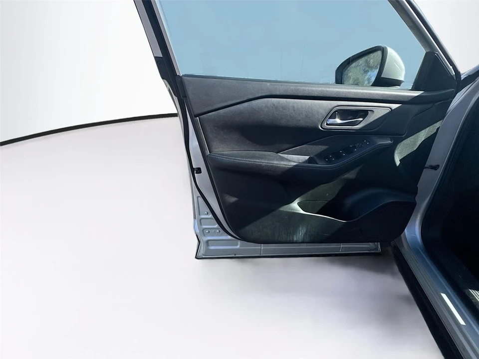 2024 Nissan Rogue - Image 14 of 16