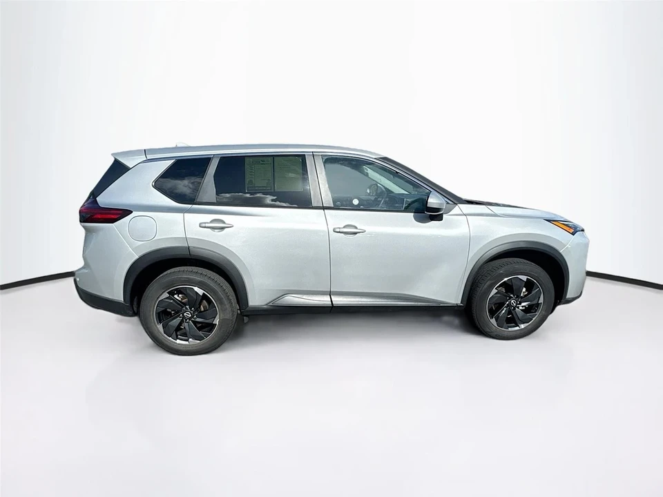 2024 Nissan Rogue - Image 8 of 16