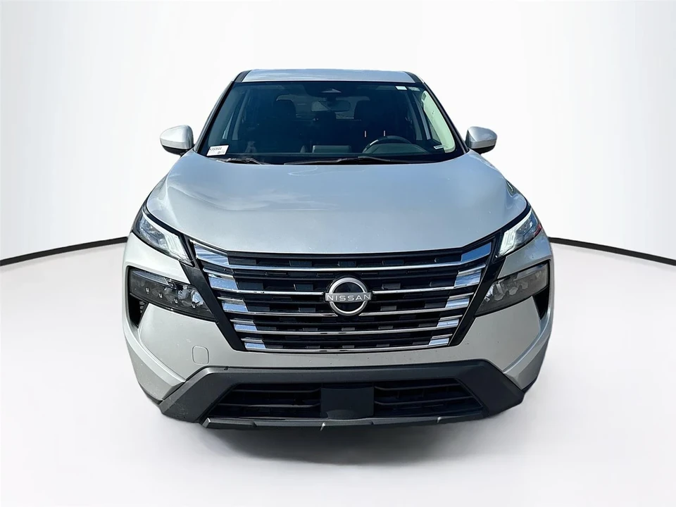 2024 Nissan Rogue - Image 2 of 16
