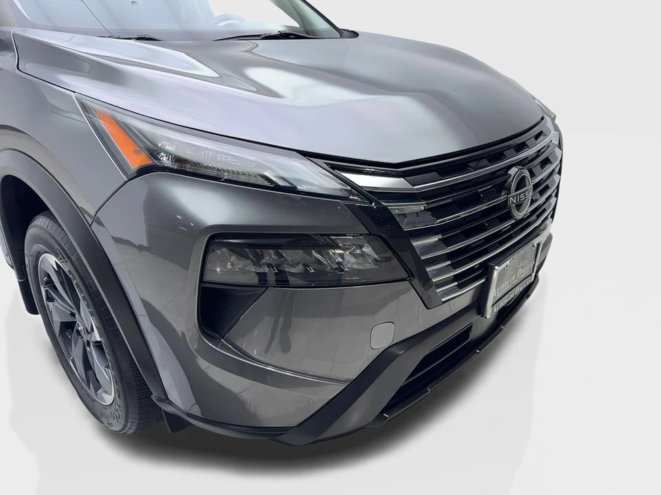 2024 Nissan Rogue - Image 17 of 21