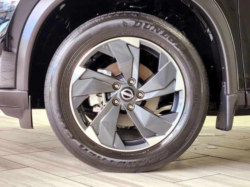 2024 Nissan Rogue - Image 9 of 12