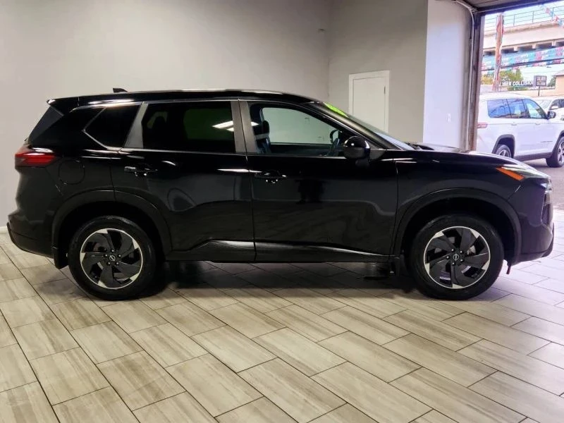 2024 Nissan Rogue - Image 6 of 12