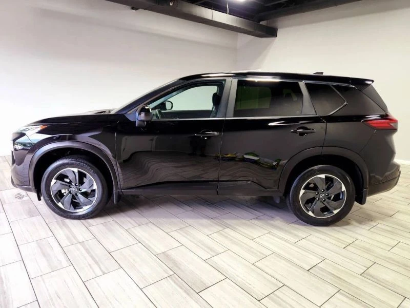 2024 Nissan Rogue - Image 2 of 12