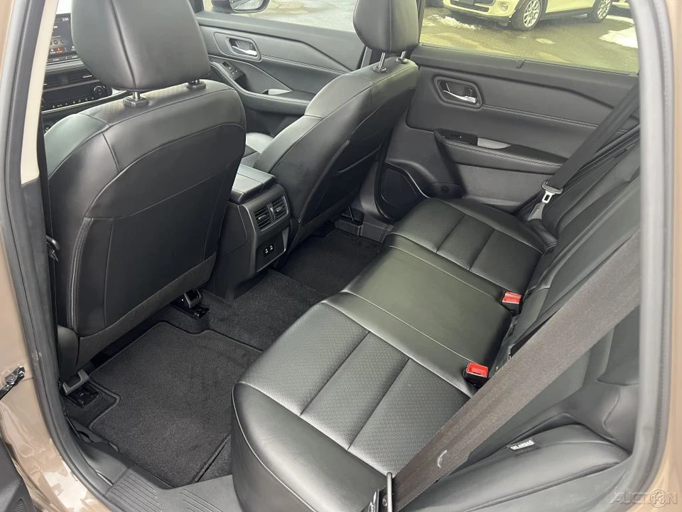 2024 Nissan Rogue - Image 12 of 12