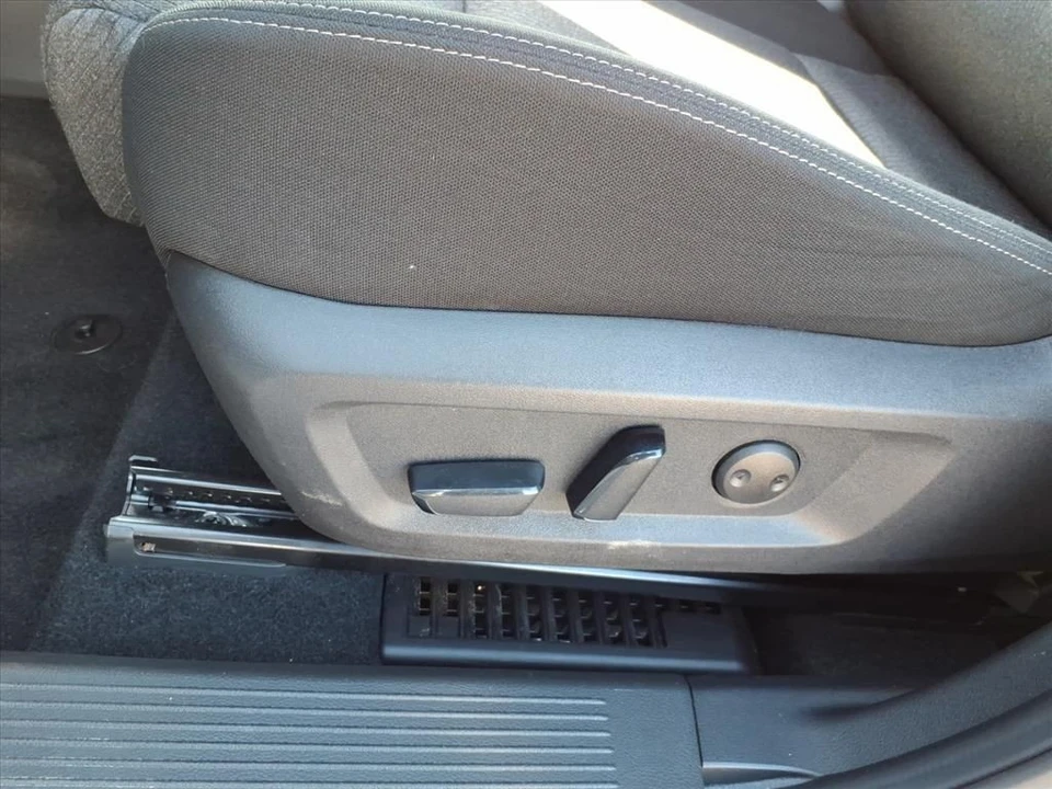 2024 Nissan Rogue - Image 10 of 12