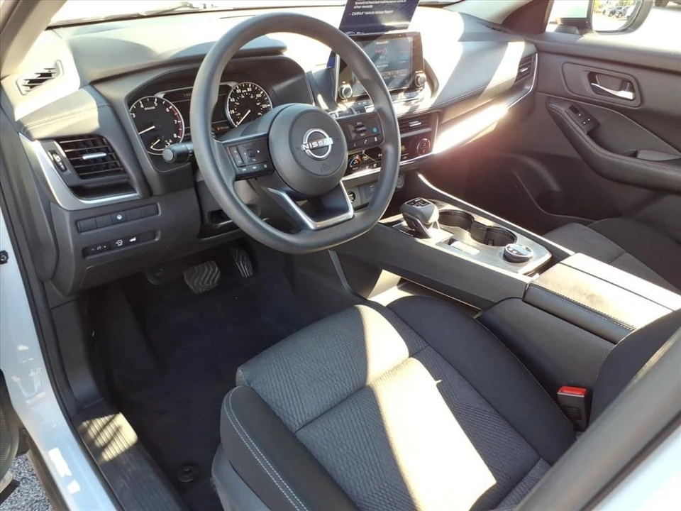 2024 Nissan Rogue - Image 8 of 12