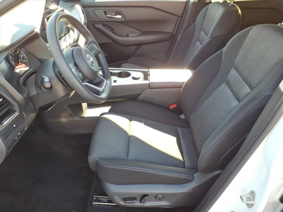 2024 Nissan Rogue - Image 9 of 12