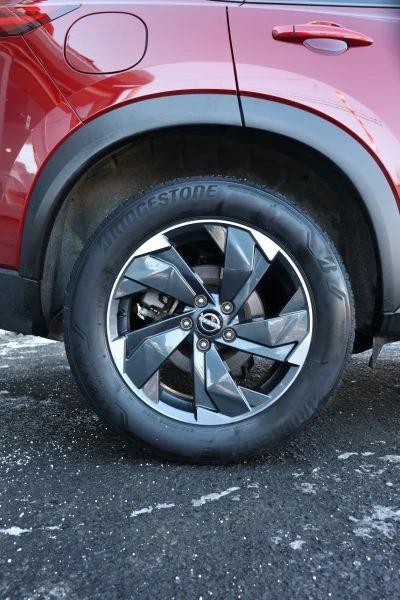 2024 Nissan Rogue - Image 7 of 12