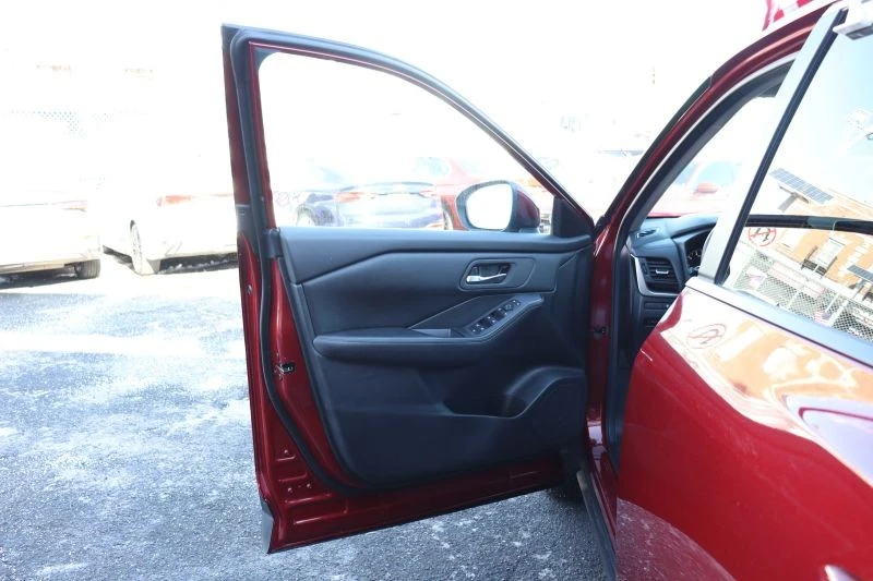 2024 Nissan Rogue - Image 8 of 12