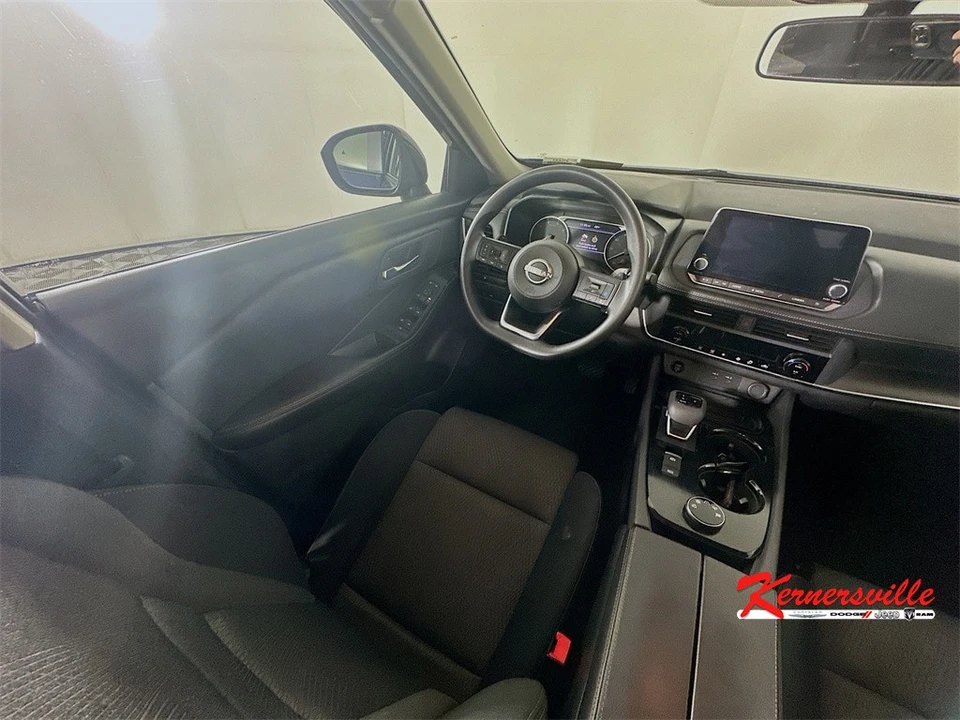 2024 Nissan Rogue - Image 9 of 12