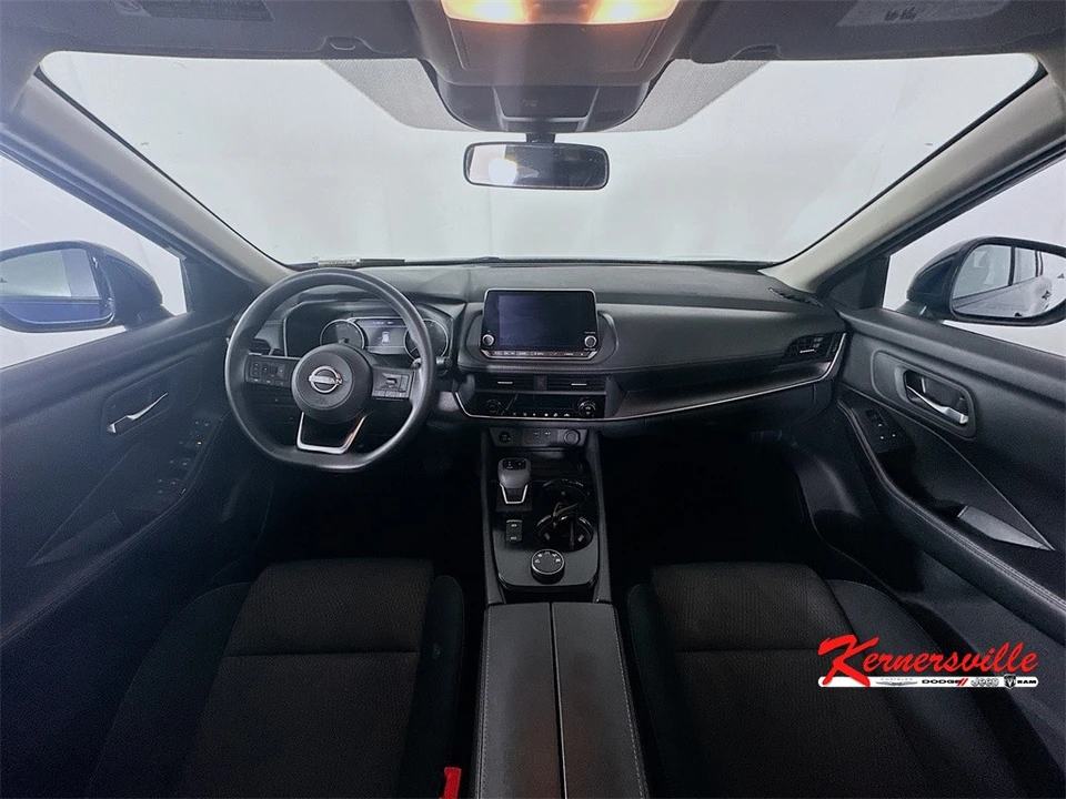 2024 Nissan Rogue - Image 10 of 12